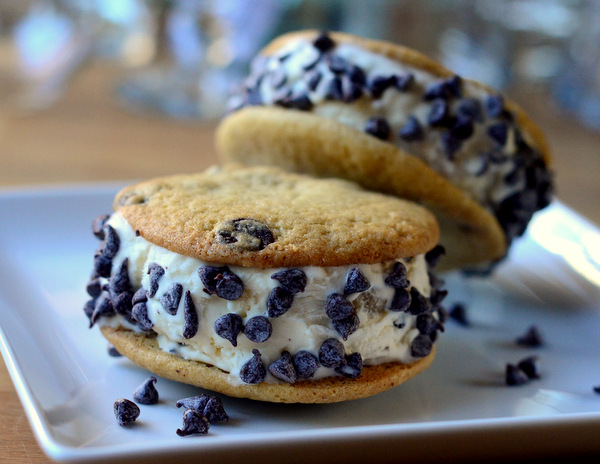 chocolate chip ice cream cookie sandwiches