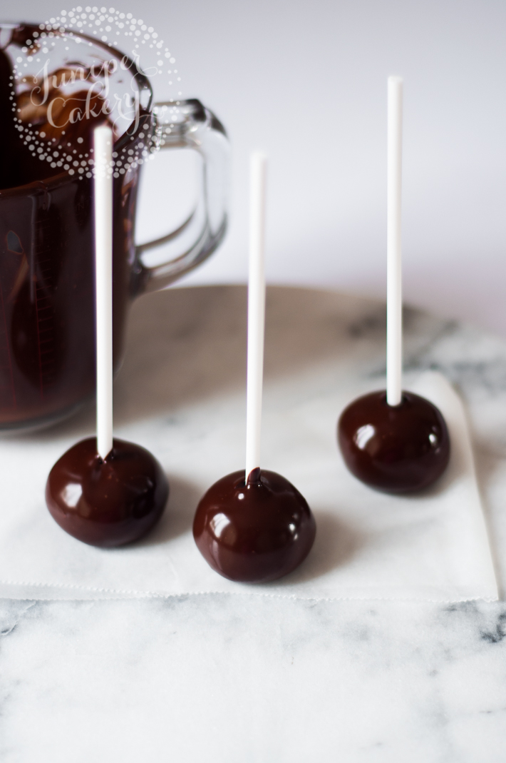 Quick peanut butter and chocolate cake pops
