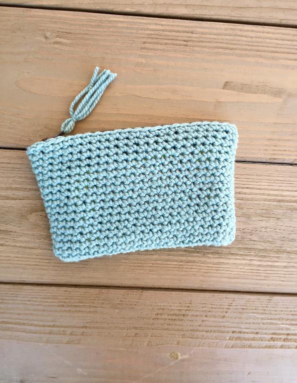 Simple Summer Clutch FREE Crochet Pattern