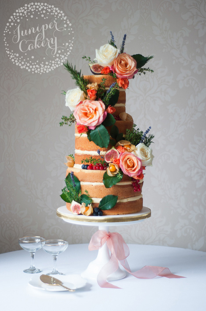 Rustic Autumn Naked Cake with Figs and Roses