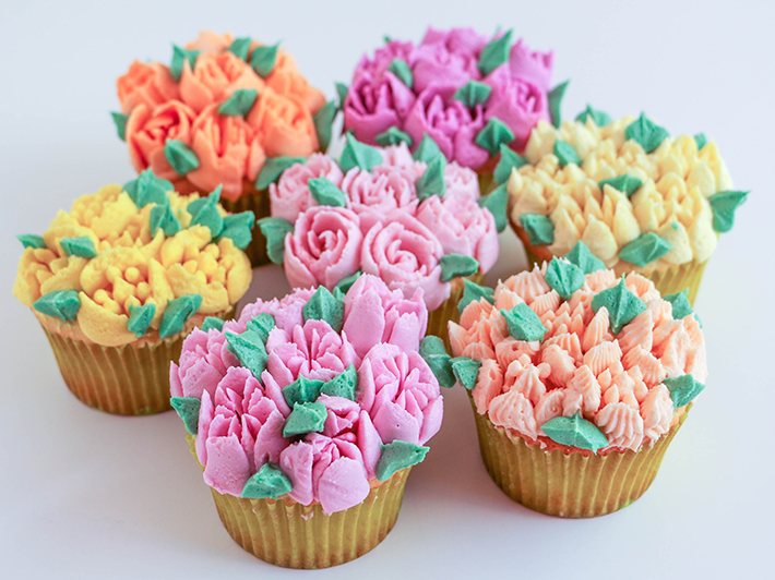 Cupcakes Decorated Using Russian Piping Tips | Erin Gardner