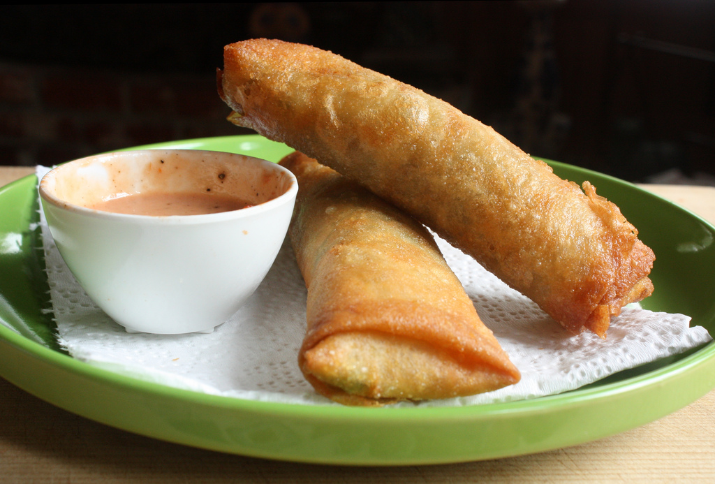 Egg rolls with comeback sauce