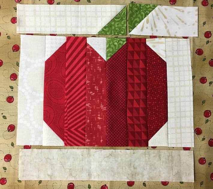 Apple Mug Rug Sewing the Strips