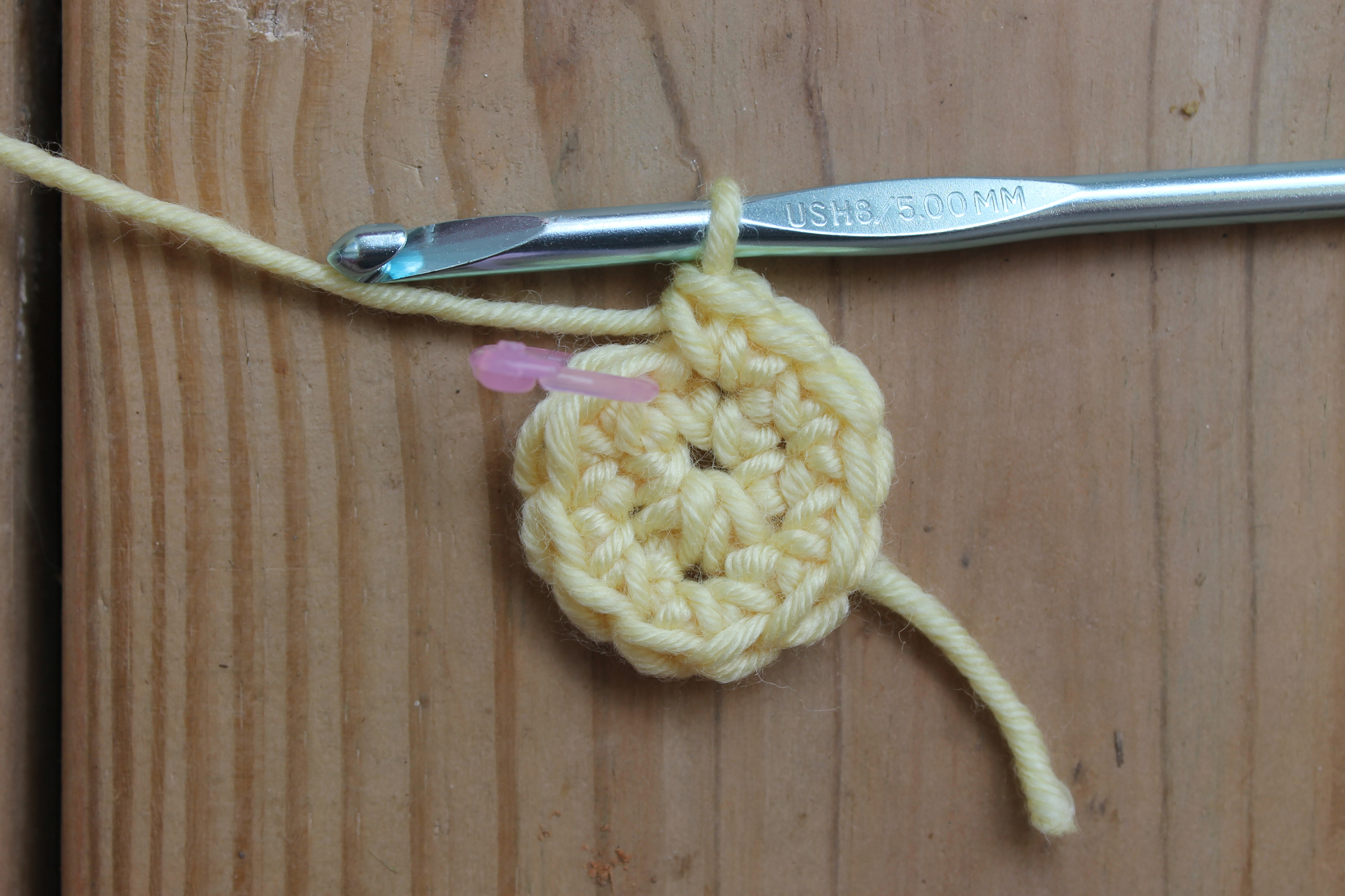 Crochet daisy yellow center