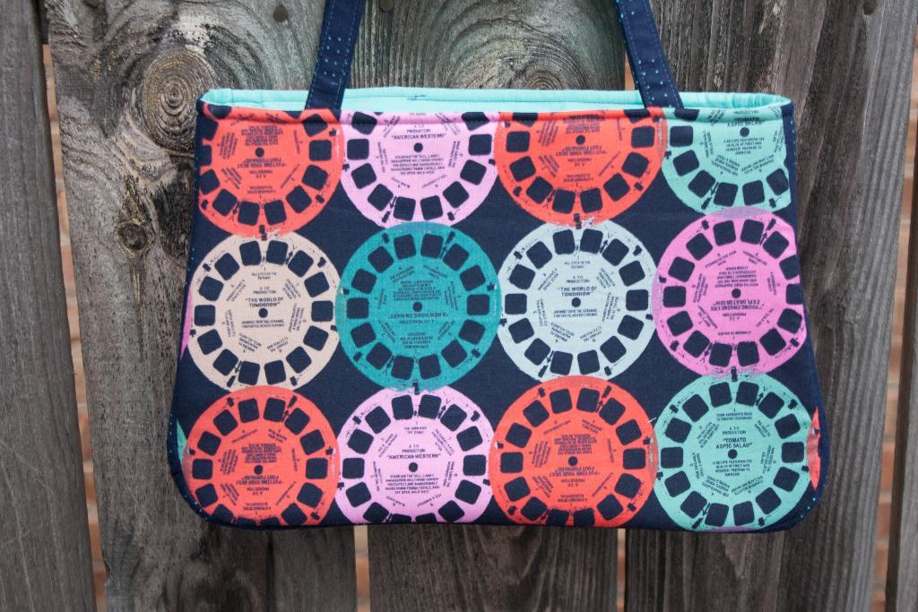 Baker Street Bag Pattern on Bluprint!