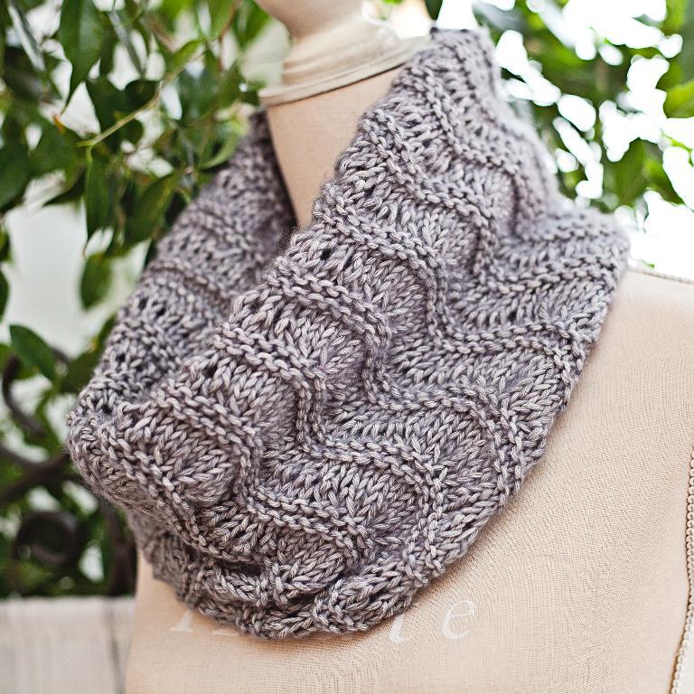 Ripples and Ridges Cowl