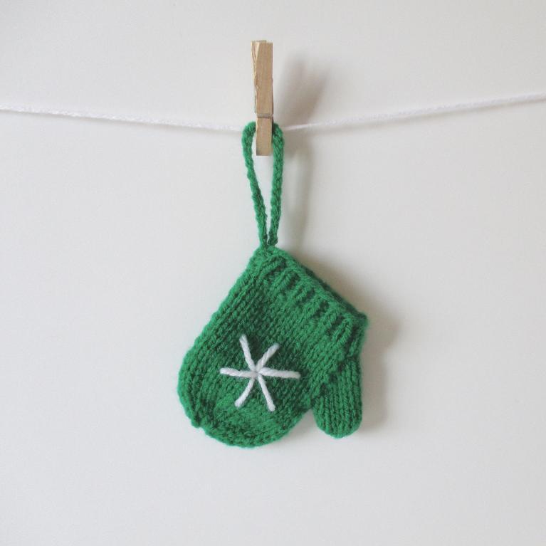 Mini Mitten Knit Christmas Ornament