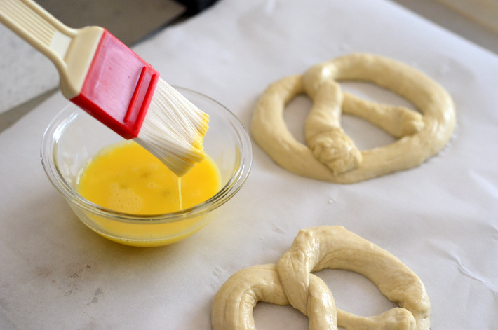 How to make soft pretzels using pizza dough