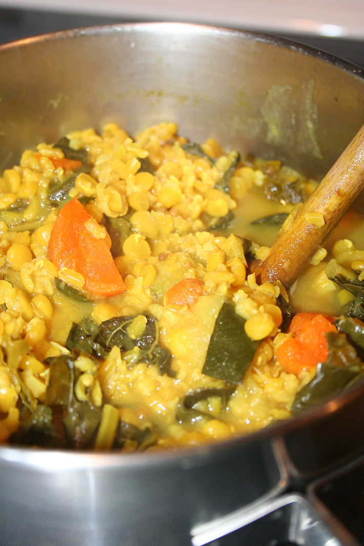 Porridge-like kitchari