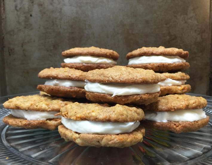 Make these tasty, chewy, oh-so-indulgent carrot cake whoopie pies (with cream cheese frosting!!)