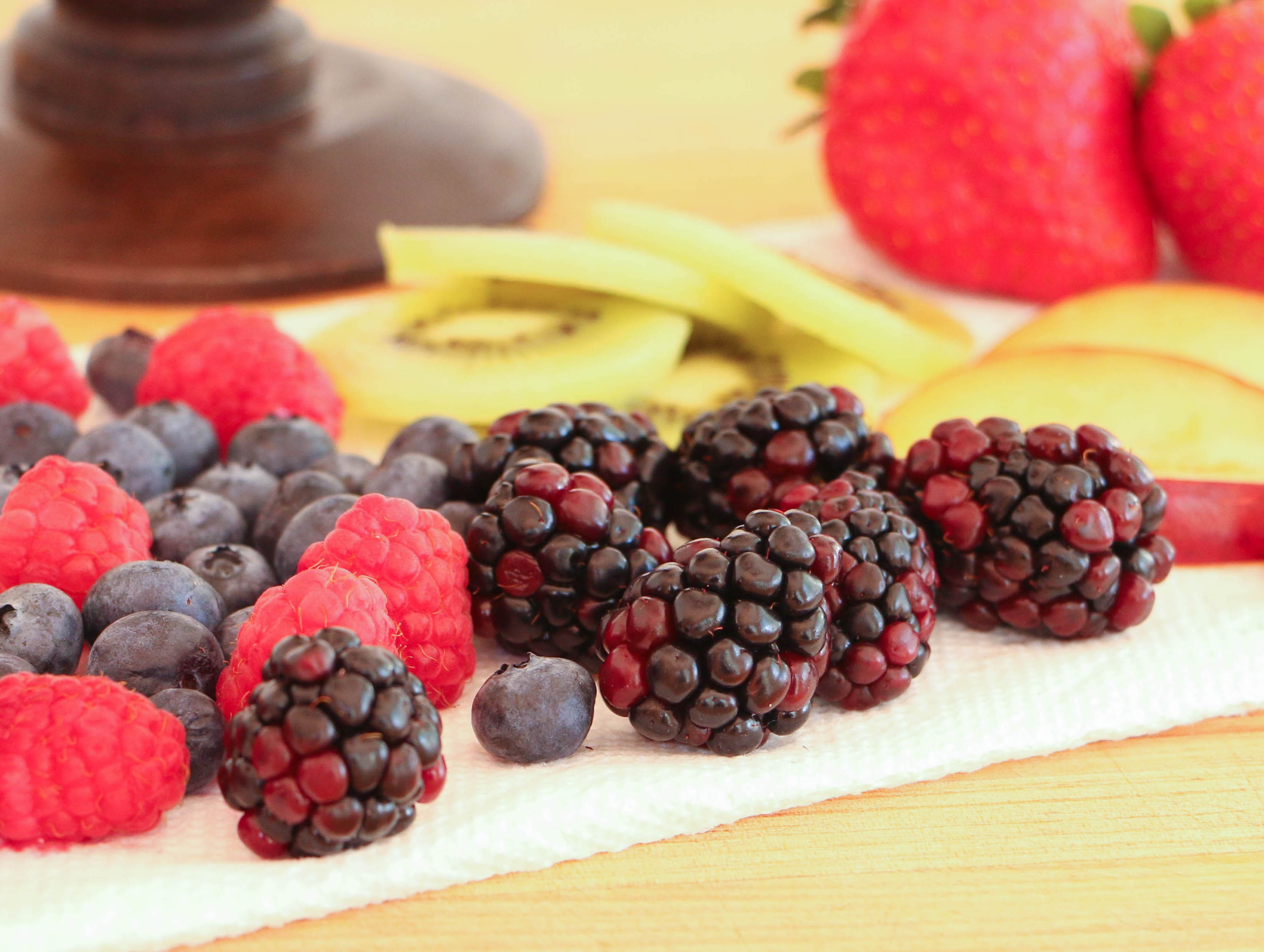 Cleaning and Drying Fresh Fruit