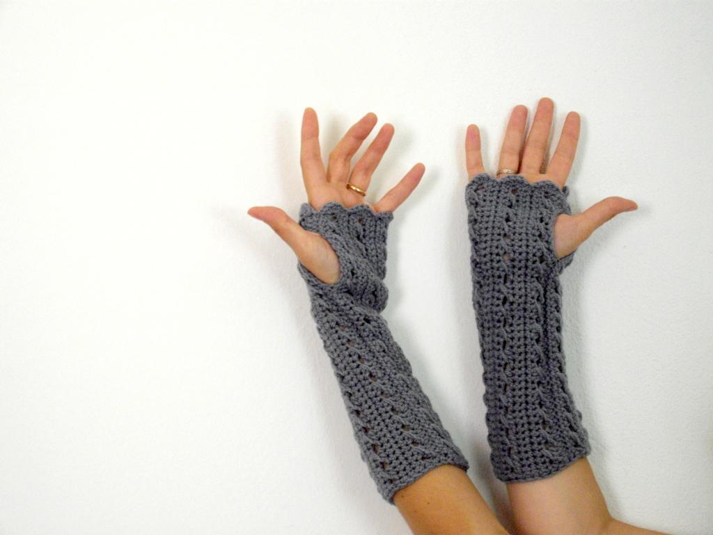 Victorian Fingerless Gloves Crochet Pattern