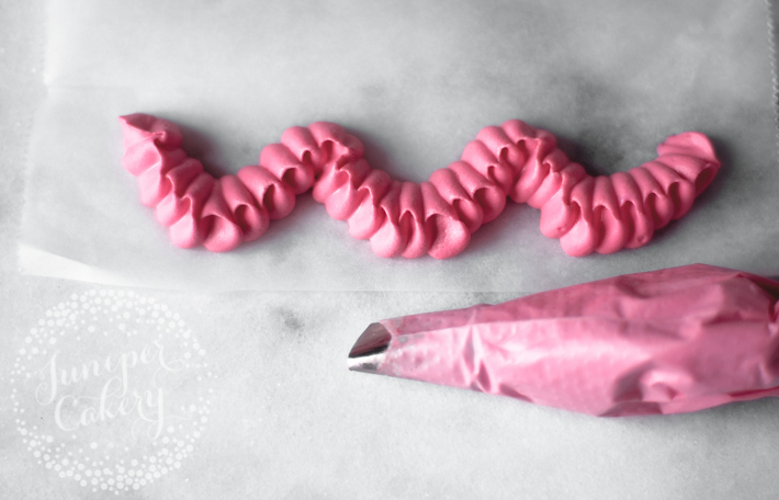 How to use a petal piping tip to make scalloped ruffles