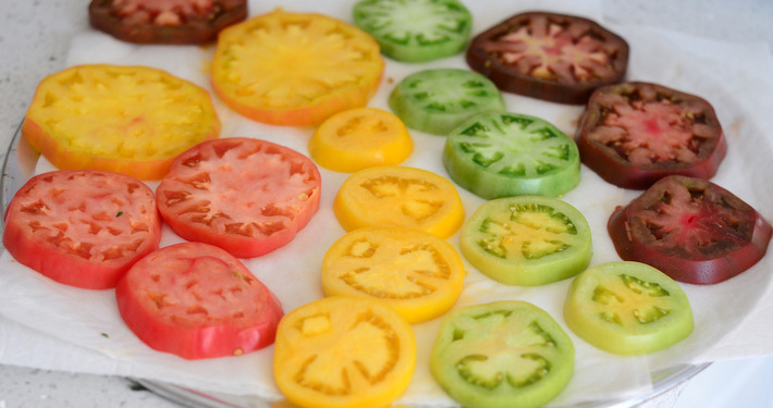 A rainbow of heirloom tomato slices