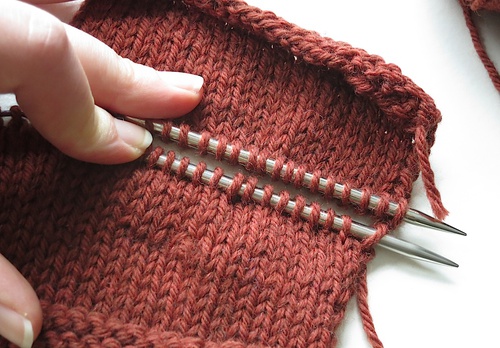 Align Knitted Stitches Evenly on Two Needles