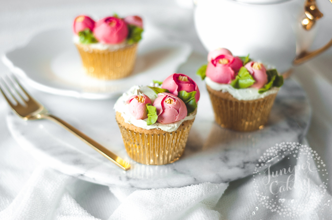 Learn how to make frosting flowers with a modern twist on Bluprint!