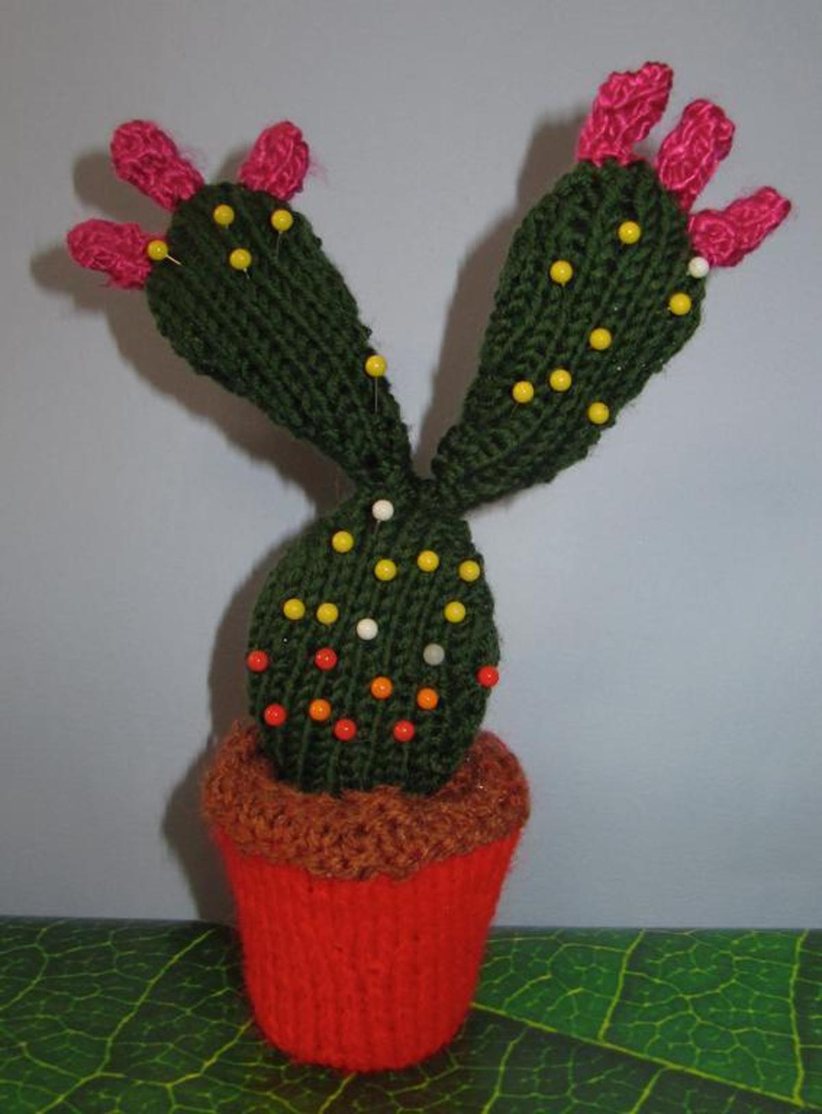 Knit Cactus Pin Cushion