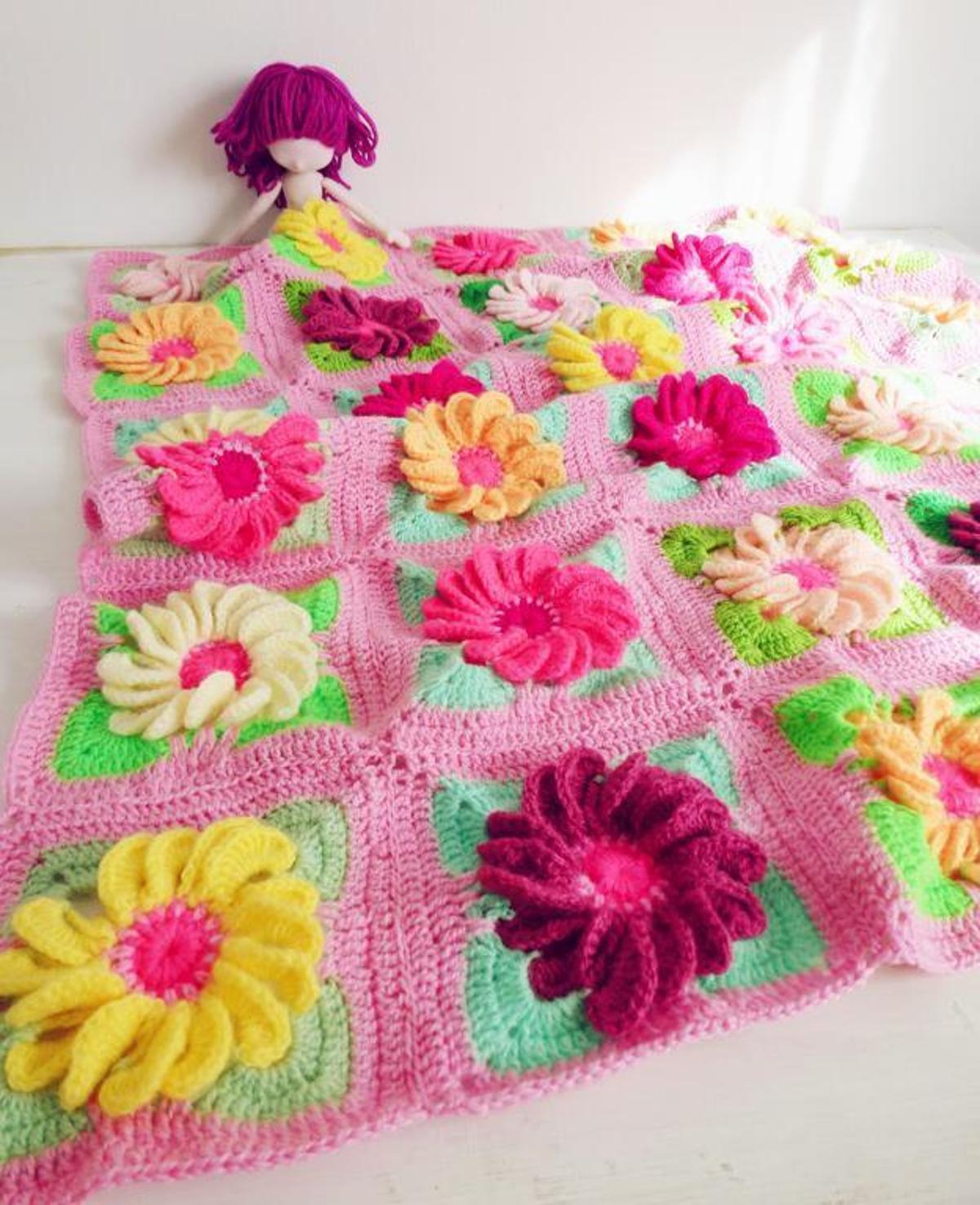 crochet granny square blankie gerbera flower