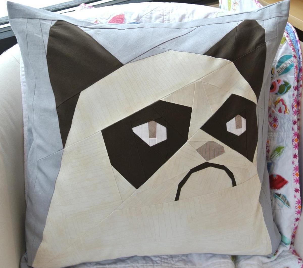 Grumpy Cat Paper Pieced