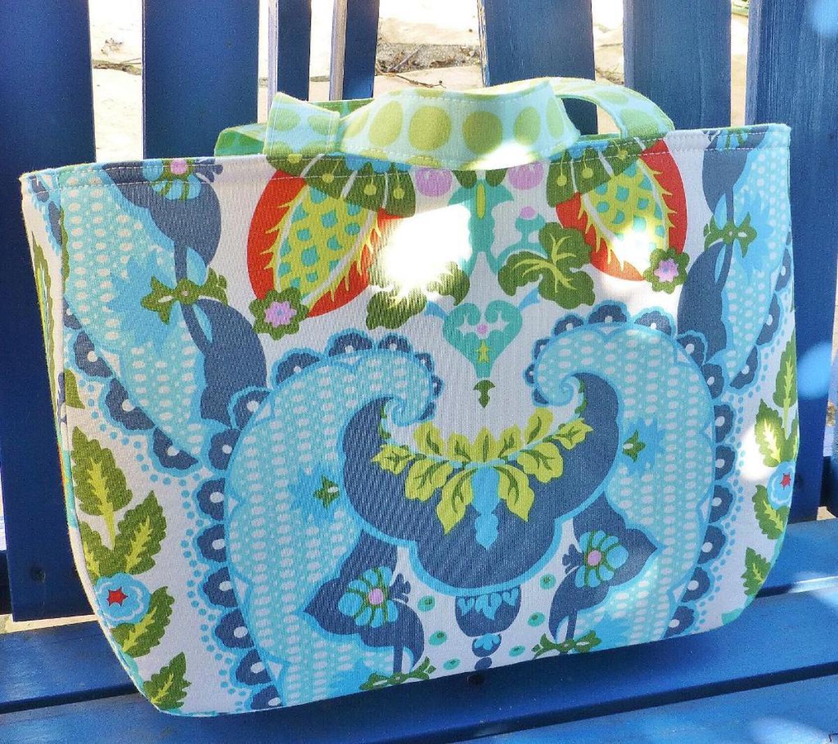 Happy Handbag Free Sewing Pattern