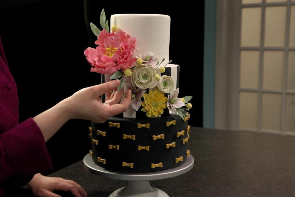 Modern Cake with Sugar Flower