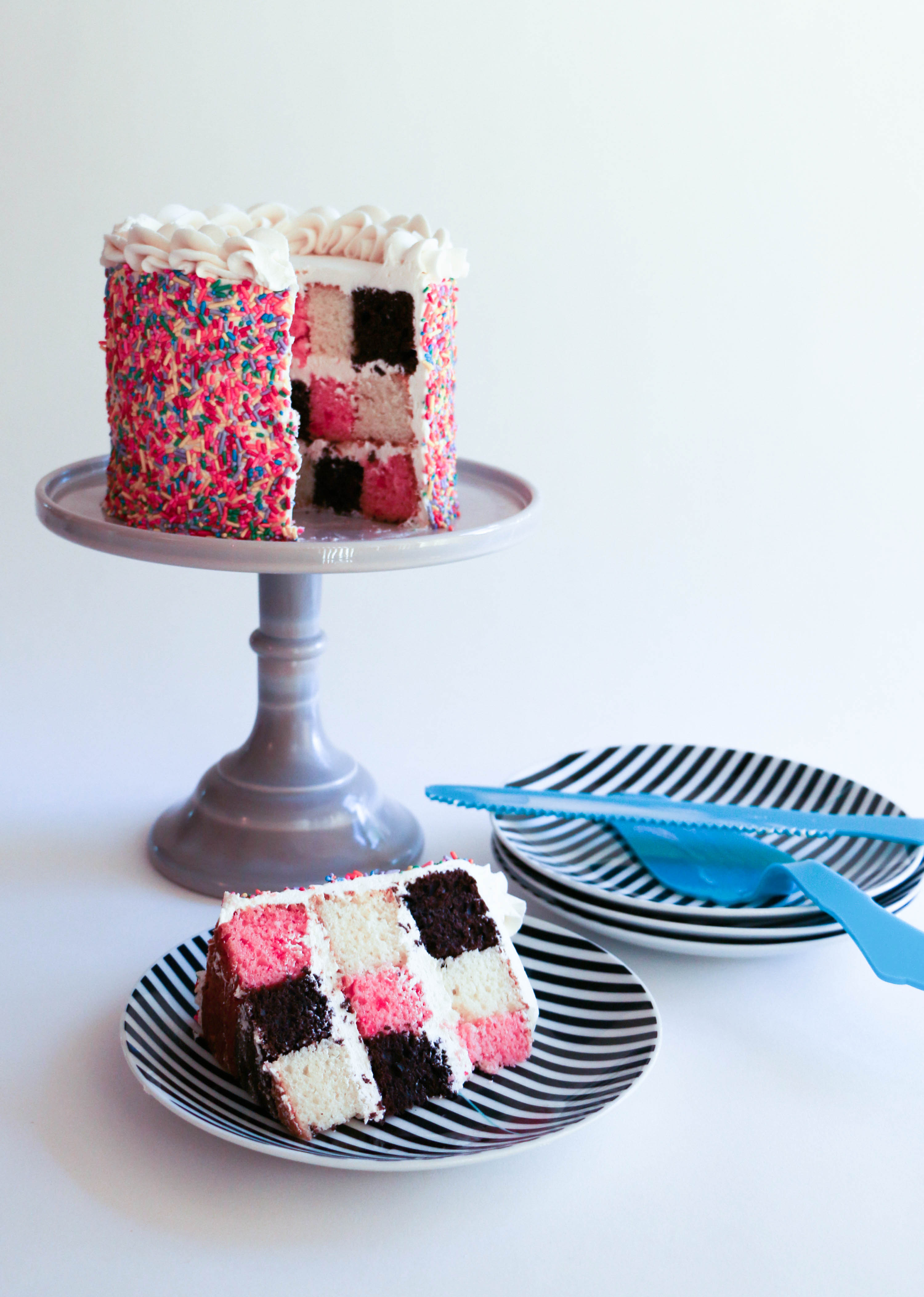 Make an impressive checkerboard cake with the pans you already have at home