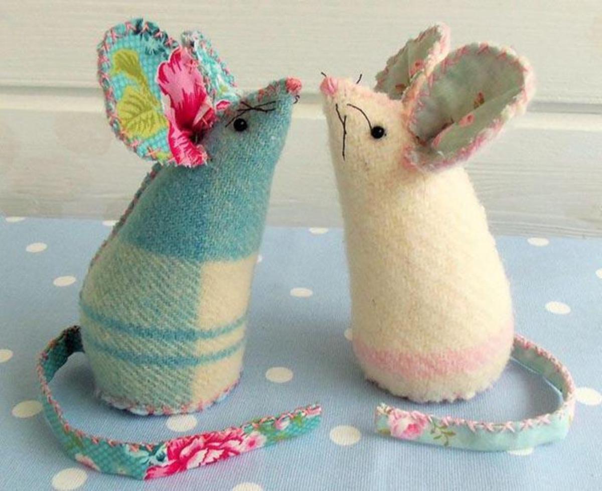 Mouse Pin Cushion