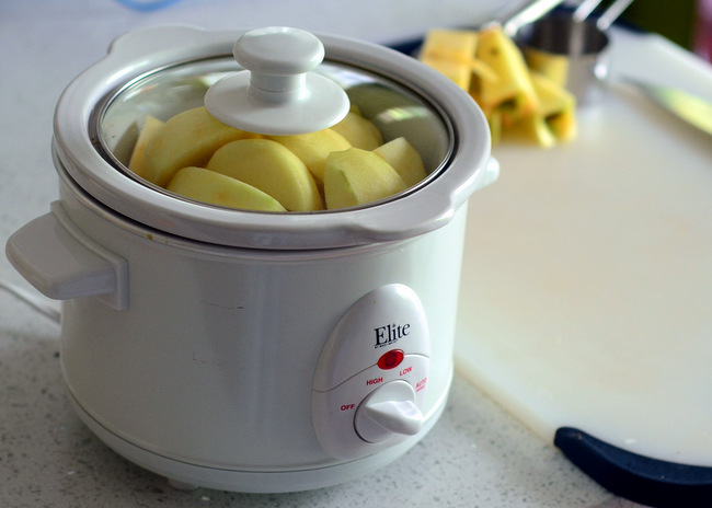 Easy Homemade Apple Butter in a Slow Cooker