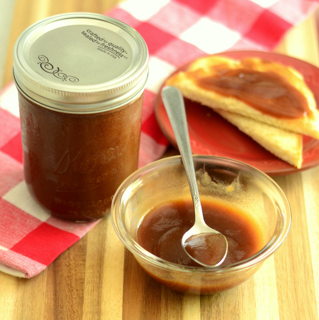 Easy Homemade Apple Butter in a Slow Cooker