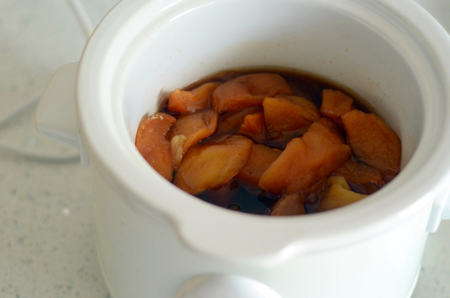 Easy Homemade Apple Butter in a Slow Cooker