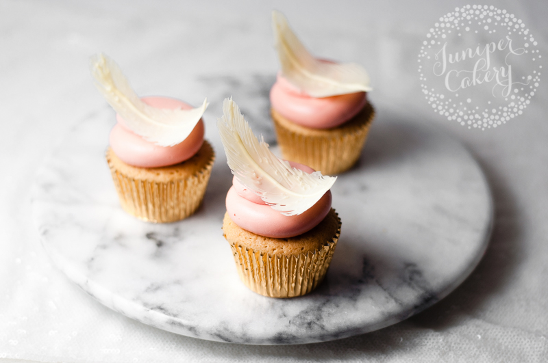 How to make feathers out of chocolate