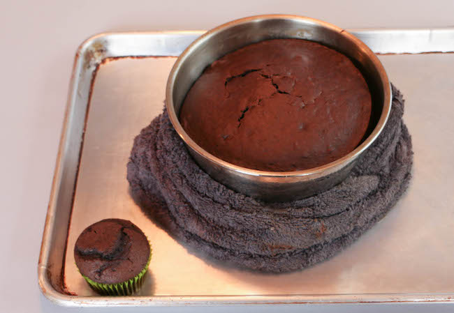 Cake baked in a bowl and cupcake