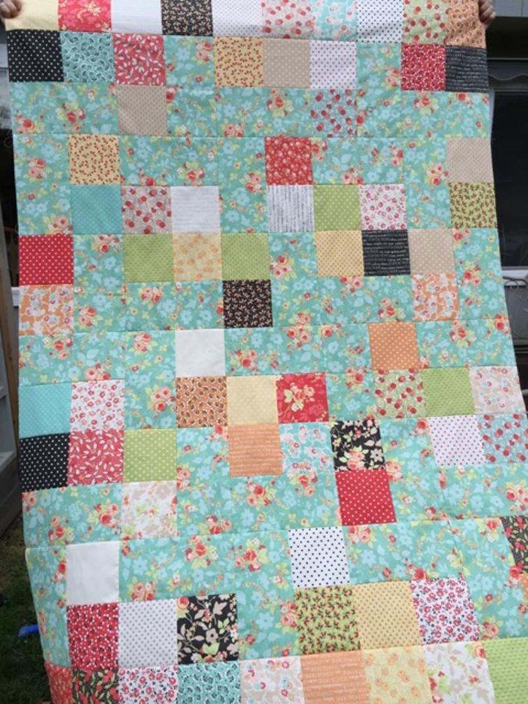 Pinwheel Quilt with Squares