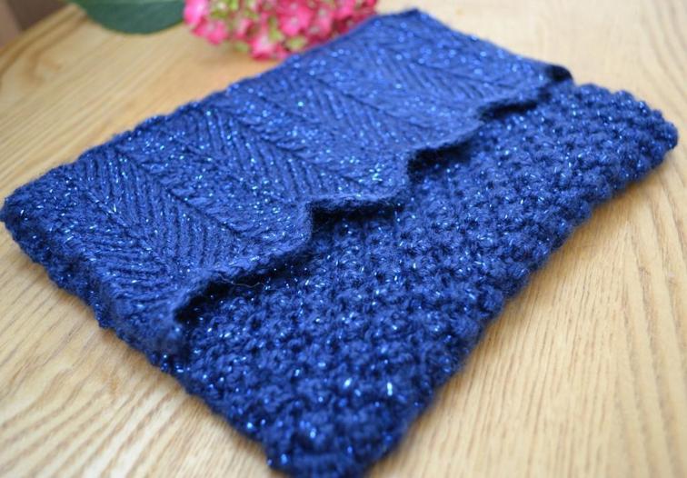 Blueberry Clutch Knitting Pattern