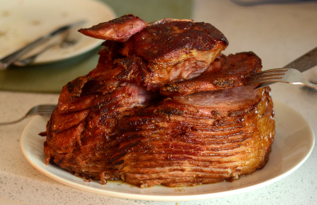 How to Make a Brown Sugar Glazed Holiday Ham