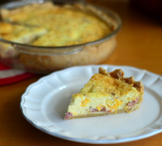 How to Make a Ham and Cheese Quiche