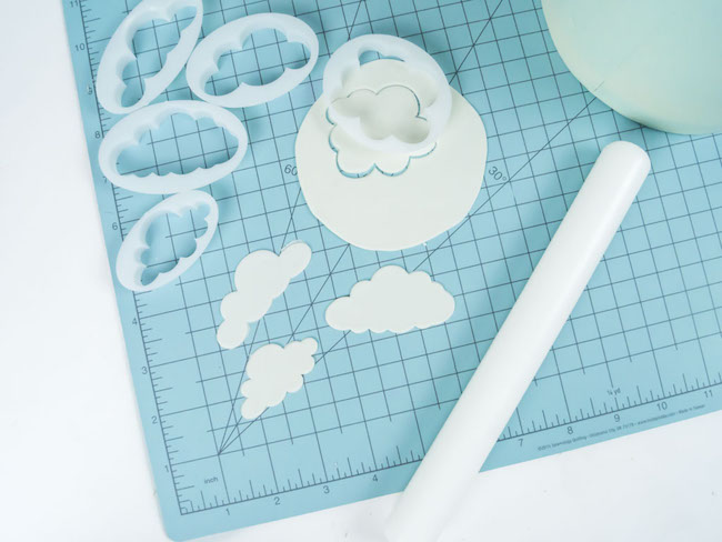 Cutting Out White Fondant Clouds