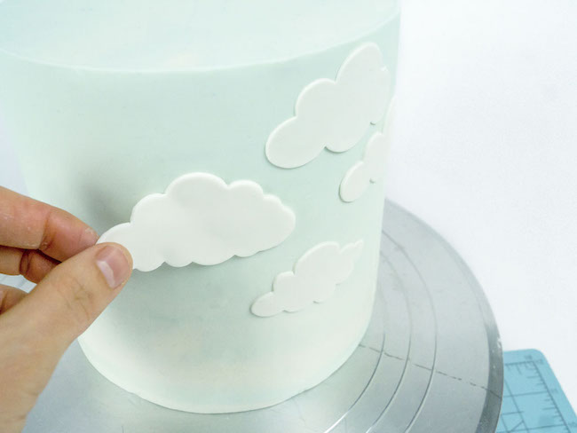 Fondant Clouds on Round Cake