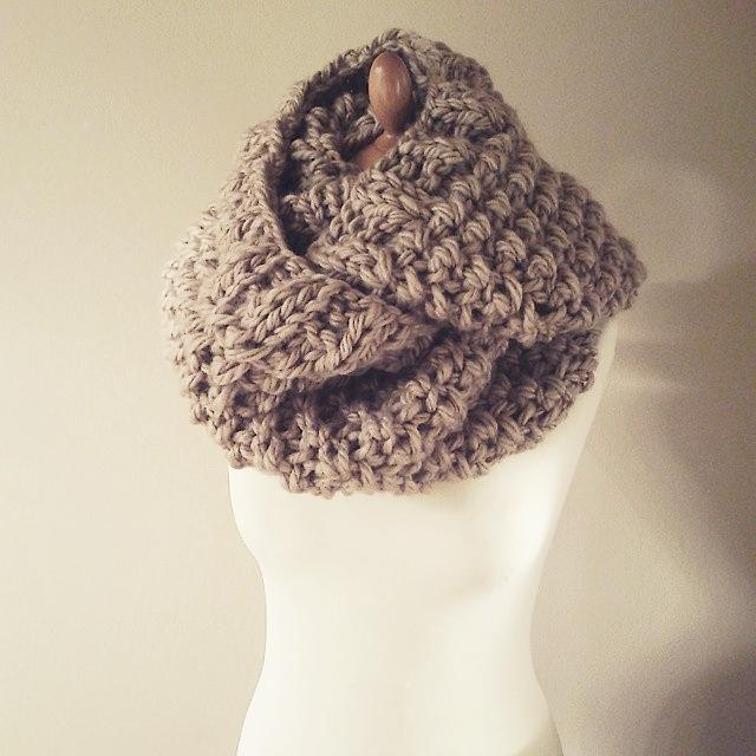 Chunky Knit Scarf and Tips for Working with Homespun Yarn – a