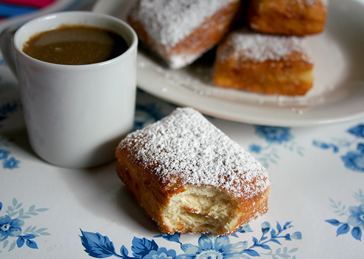 Beignets with coffee