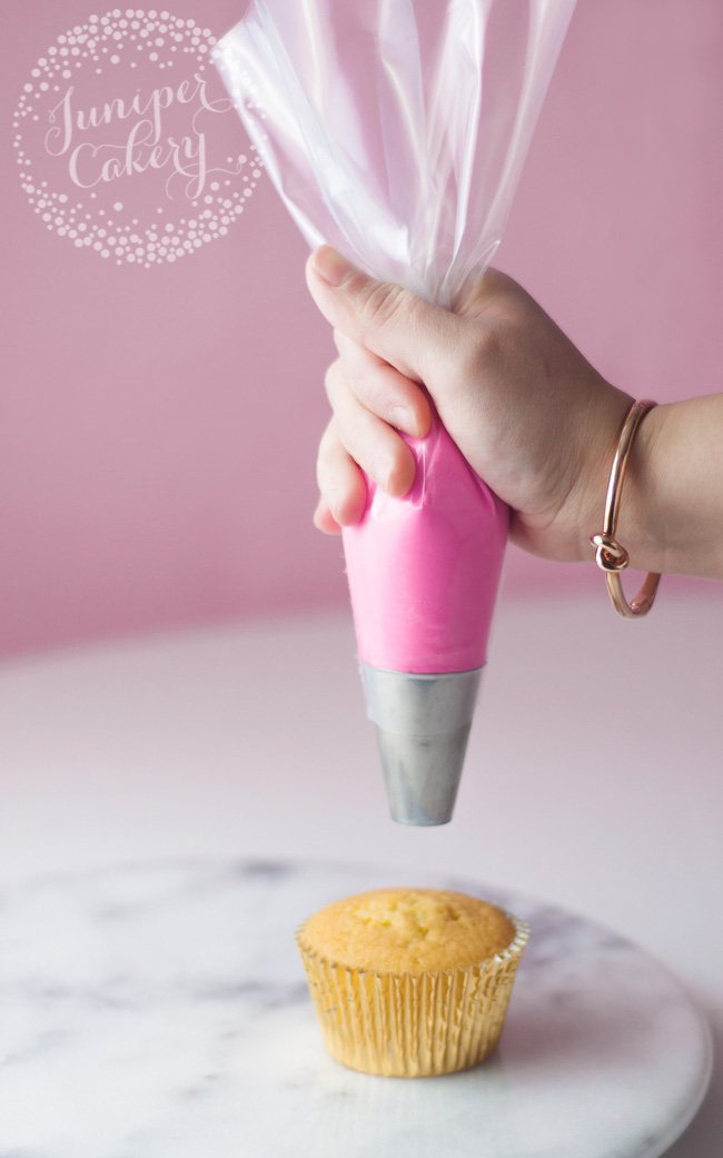 How to hold a piping bag