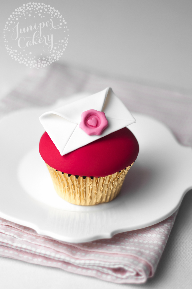 Make this cute love letter cupcake for your Valentine sweetheart