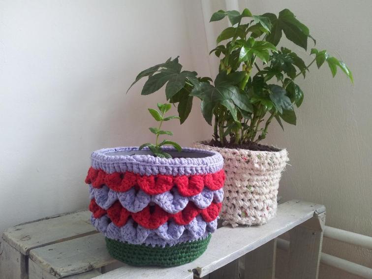 Shiny Happy Plant Pot Holder Crochet Pattern