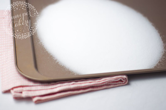Recipe for love heart meringues by Juniper Cakery