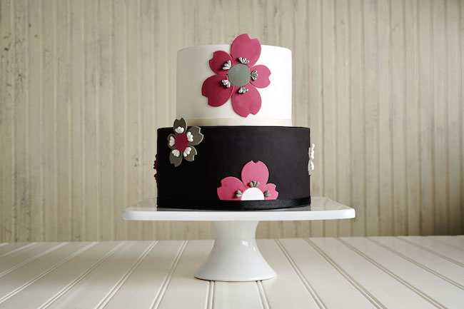 Black and White Flower Fondant Cake
