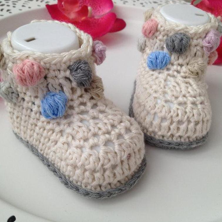 Free crochet booties pattern