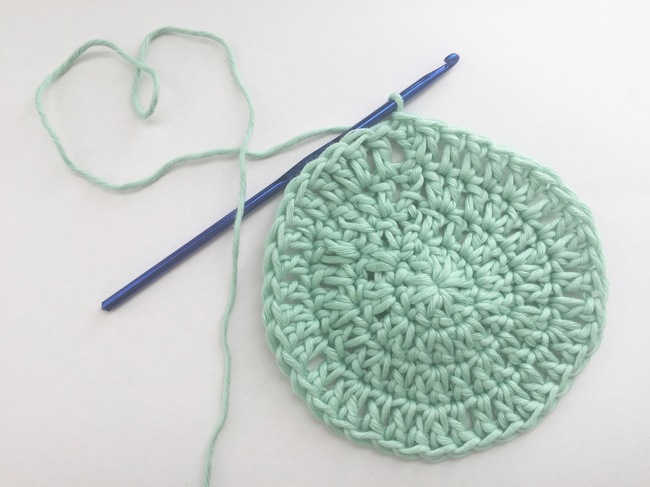 crochet baby hat round 4