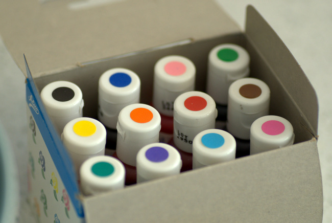 A Rainbow of Gel Food Colorings