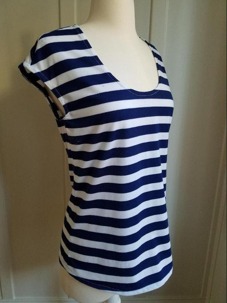 scoop neck t-shirt in stripe