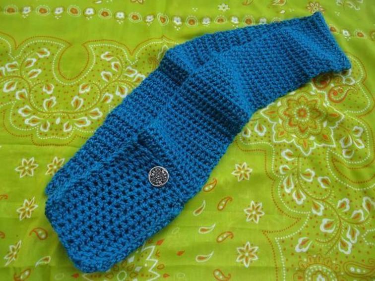 Trendy Pocket Scarf Crochet Pattern